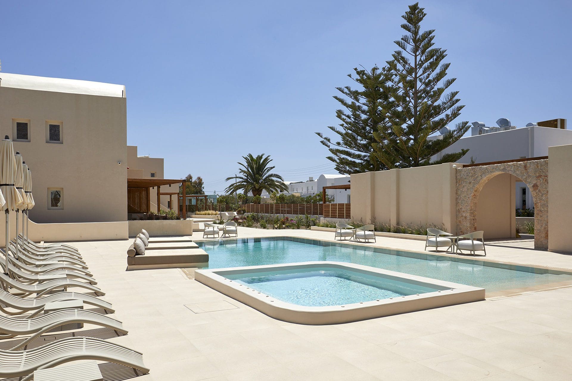 Apricus Suites Perussa