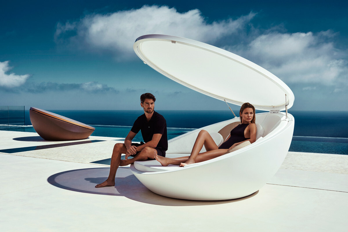 ULM daybed with folding canopy