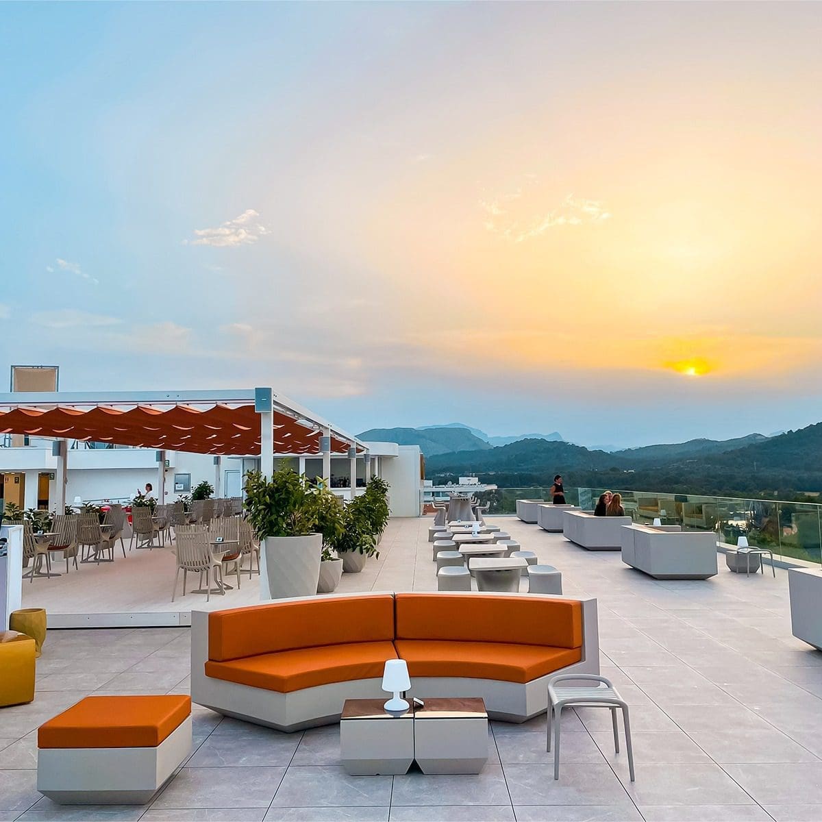 Romanov Sky Bar