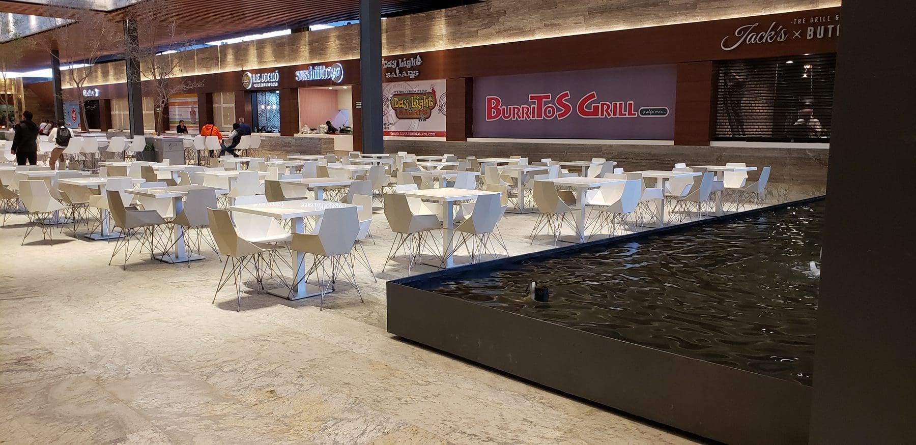 Plaza Satelite Shopping Center