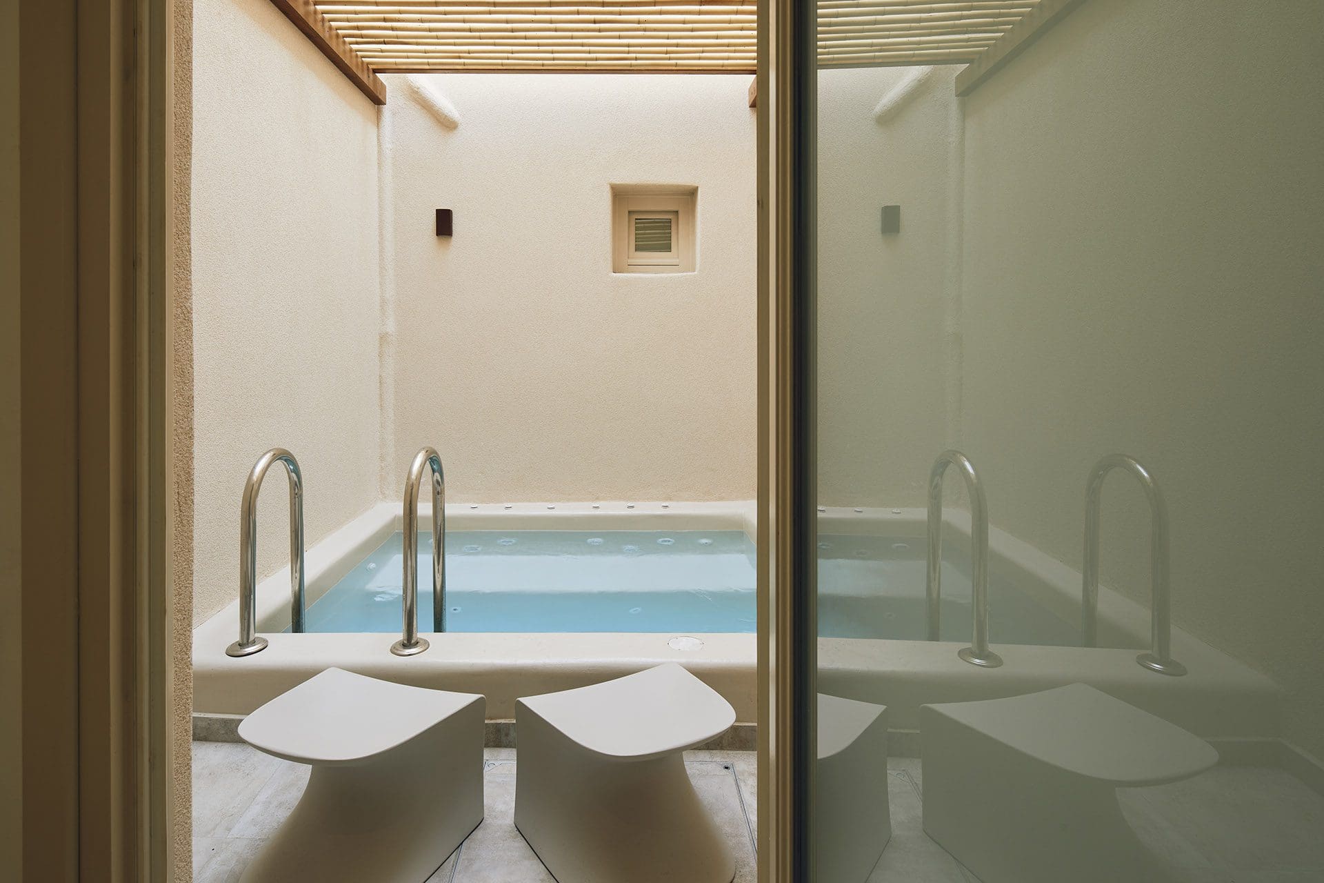 Apricus Suites Perussa