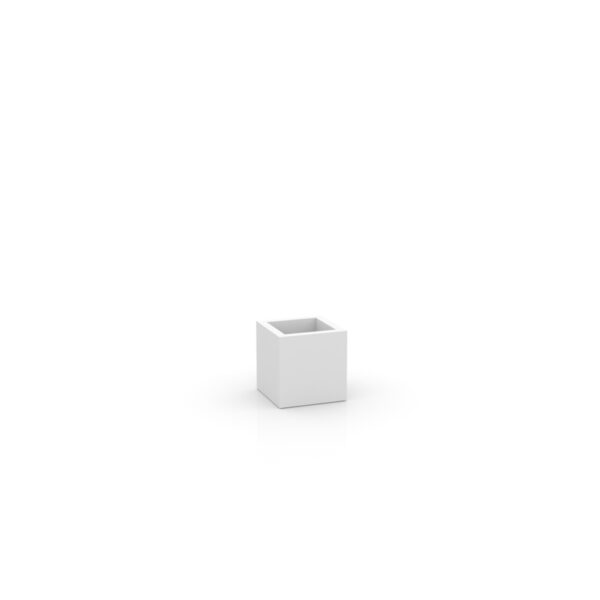 Cube lonec 30x30x30 – Vondom – pogled 1 Cube lonec 30x30x30 Vondom – pogled 1
