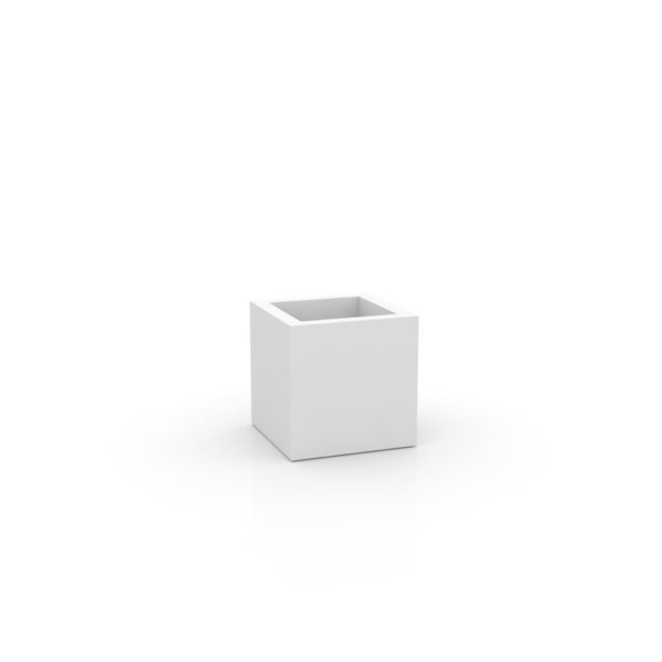 Cube lonec 50x50x50 – Vondom – pogled 1 Cube lonec 50x50x50 Vondom – pogled 1