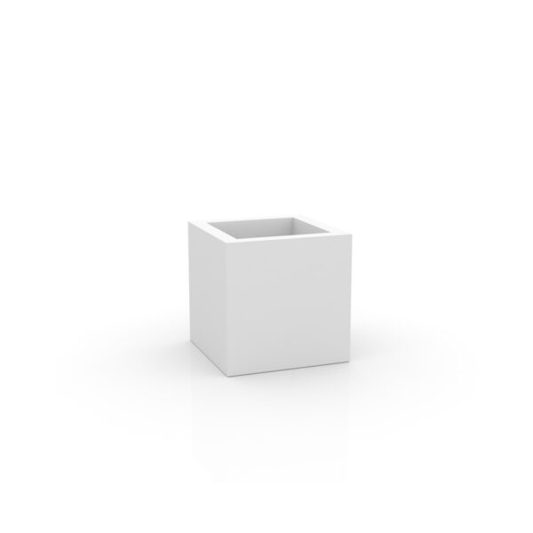 Cube lonec 60x60x60 – Vondom – pogled 1 Cube lonec 60x60x60 Vondom – pogled 1
