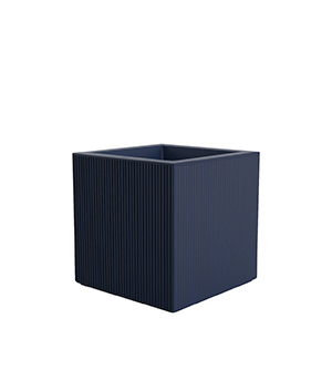Gatsby Prisma korito 50x50x50 – Vondom – pogled 3 Gatsby Prisma korito 50x50x50 Vondom – pogled 3