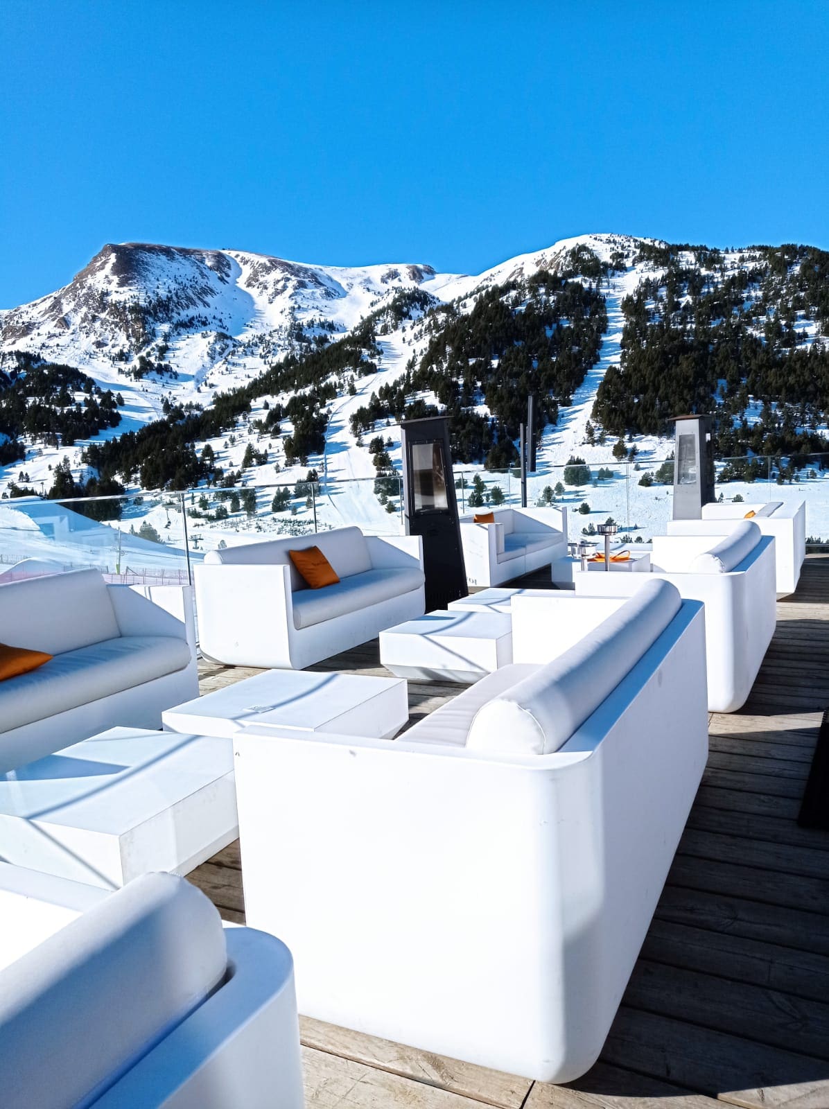 Veuve Clicquot Outdoor terrace Grandvalira