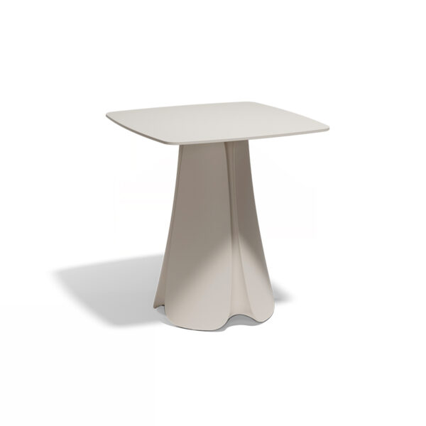 Pezzetina Table 70x70x73 – Vondom – pogled 1 Pezzetina Table 70x70x73 Vondom – pogled 1