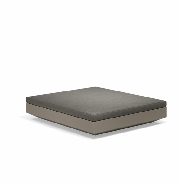 Vela Basic daybed 200x180x40 – Vondom – pogled 1 Vela Basic daybed 200x180x40 Vondom – pogled 1