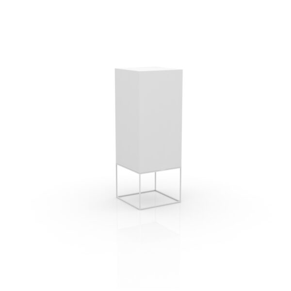 Vela visok Cube svetilka 40x40x110 – Vondom – pogled 1 Vela visok Cube svetilka 40x40x110 Vondom – pogled 1