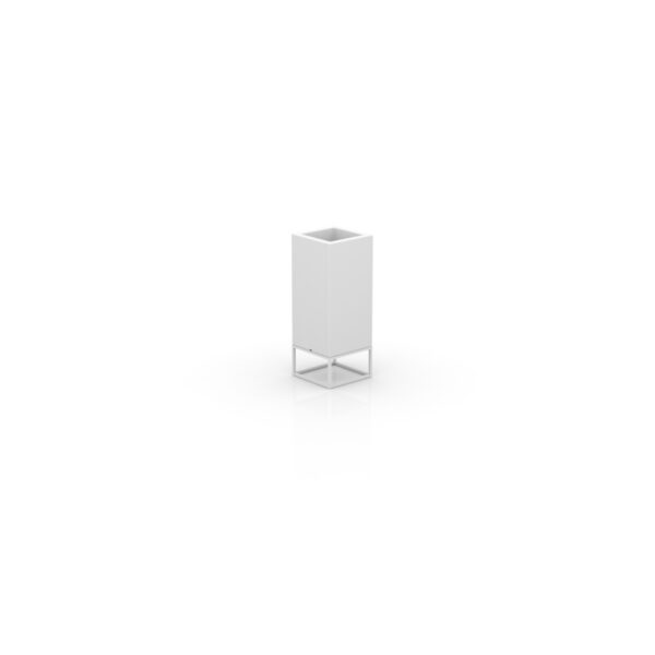 Vela visok nano Cube korito 18x18x46 – Vondom – pogled 1 Vela visok nano Cube korito 18x18x46 Vondom – pogled 1